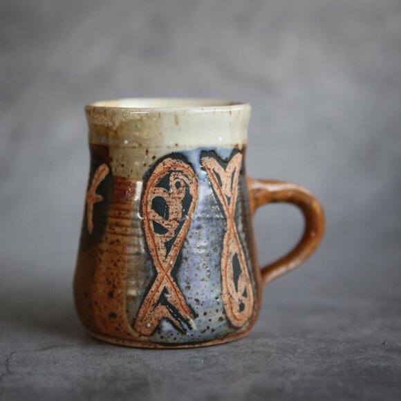Signed Pottery Pisces Mug - Picture 10 of 14